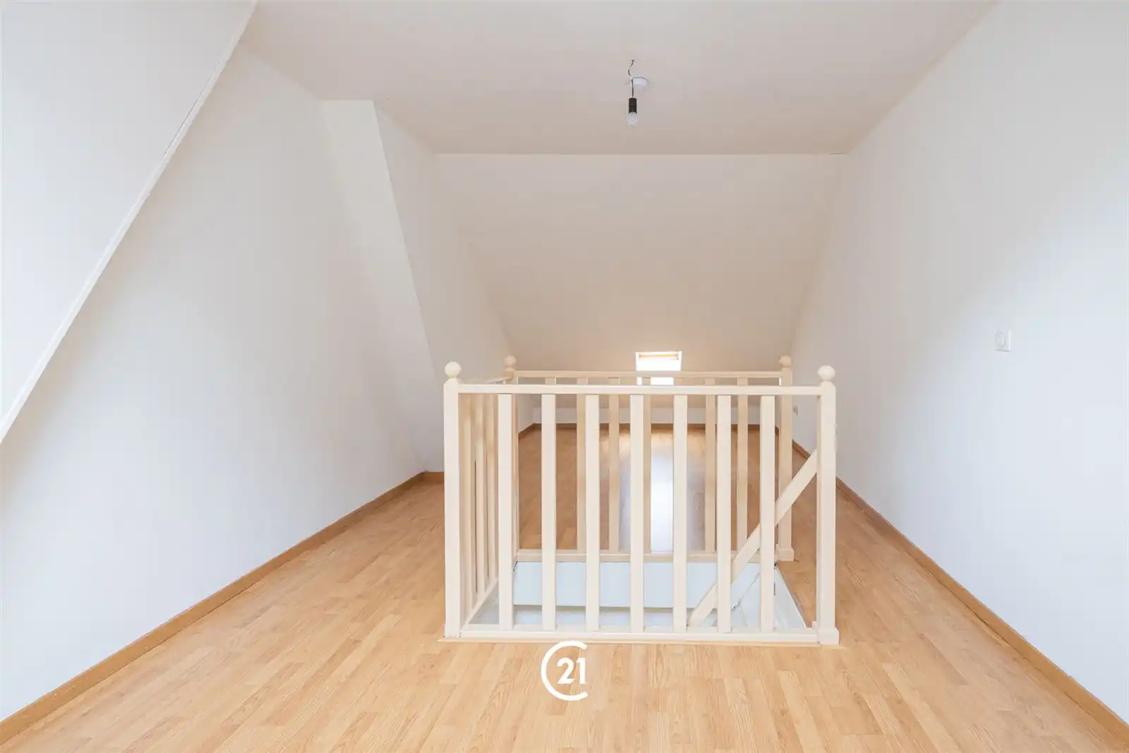 Instapklare woning in het centrum van Zottegem! foto 9