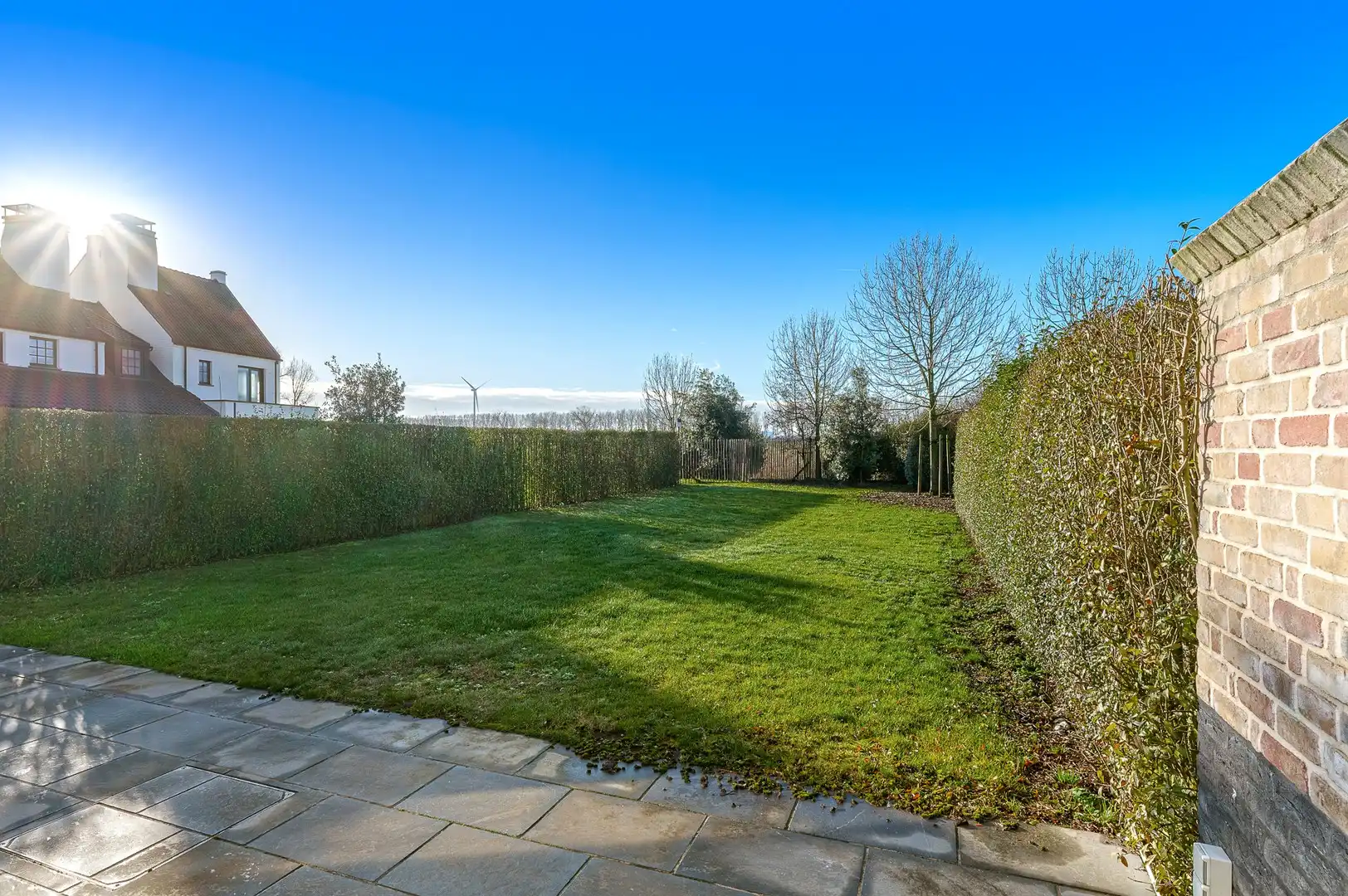 OPENDEUR ZATERDAG 18 APRIL TUSSEN 14U-16U -  Ruime woning met vier slaapkamers en een grote tuin, gelegen in een rustige en aangename omgeving. foto 16