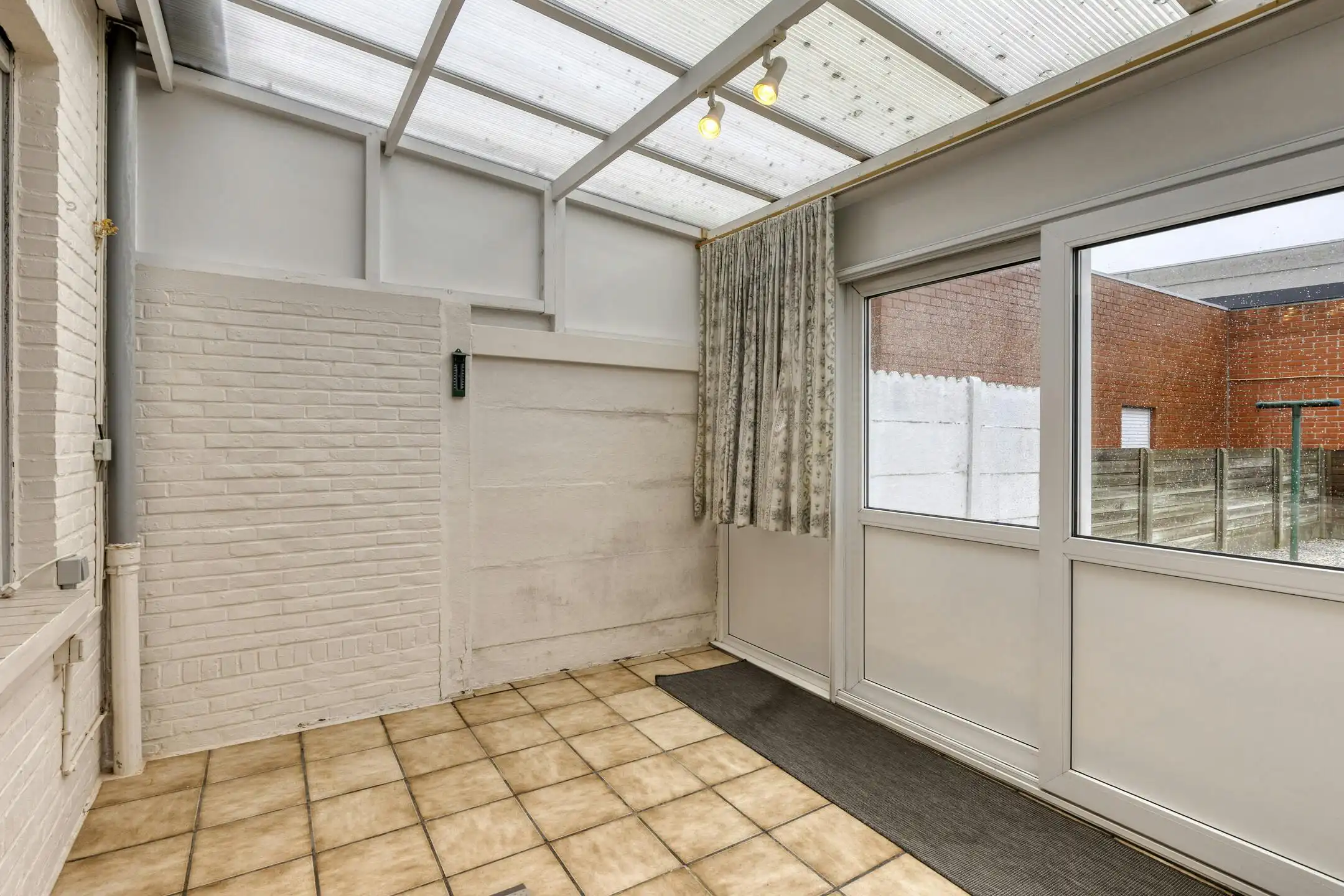 Te renoveren huis met 3 kamers te koop in Ooigem foto 9