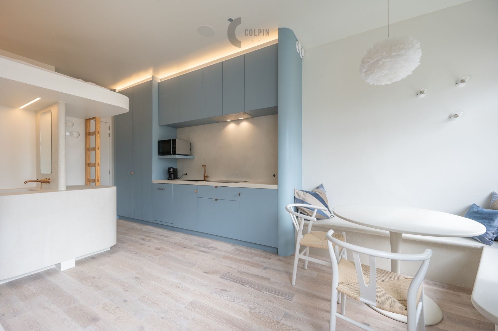 Stijlvolle gerenoveerde studio te Duinbergen foto {{pictureIndex}}
