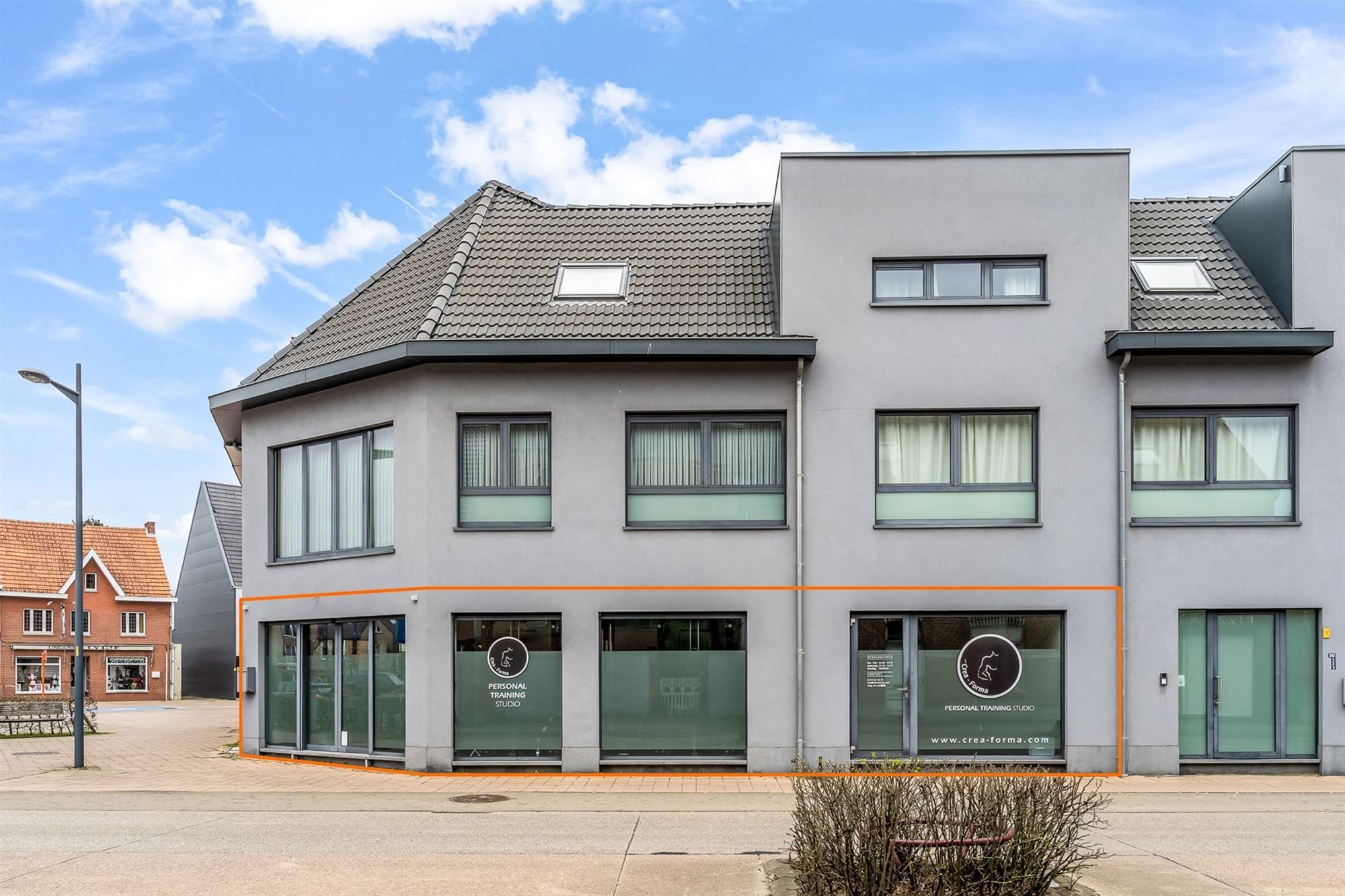 ZEER GOED GELEGEN HANDELSRUIMTE (110M²) MET BUREAU EN KITCHENETTE TE PAAL foto 13