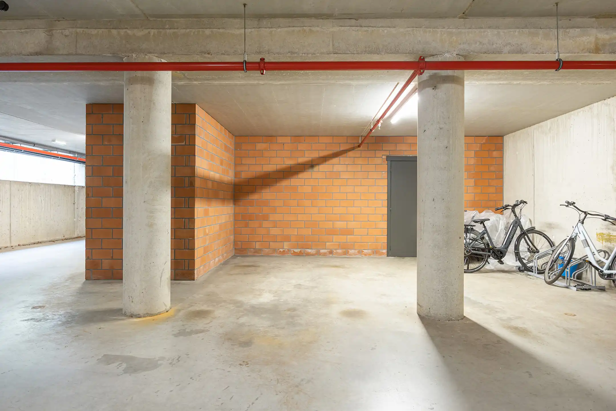 Glv 2-slaapkamer app met ruim terras en autostaanplaats. foto 14