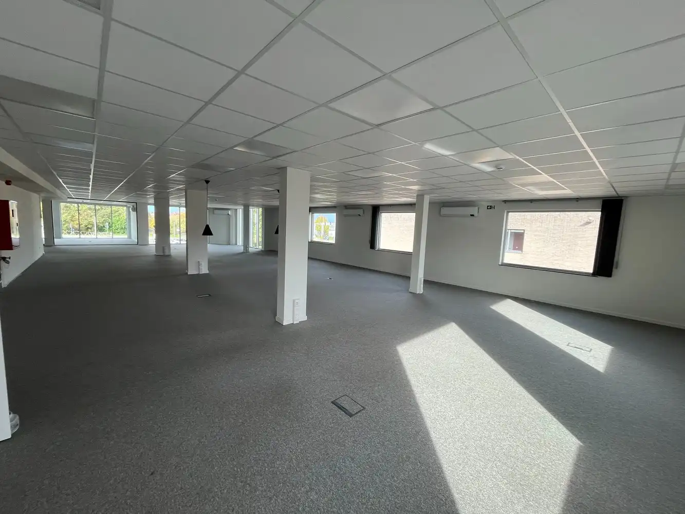 629m² kantoren foto 9