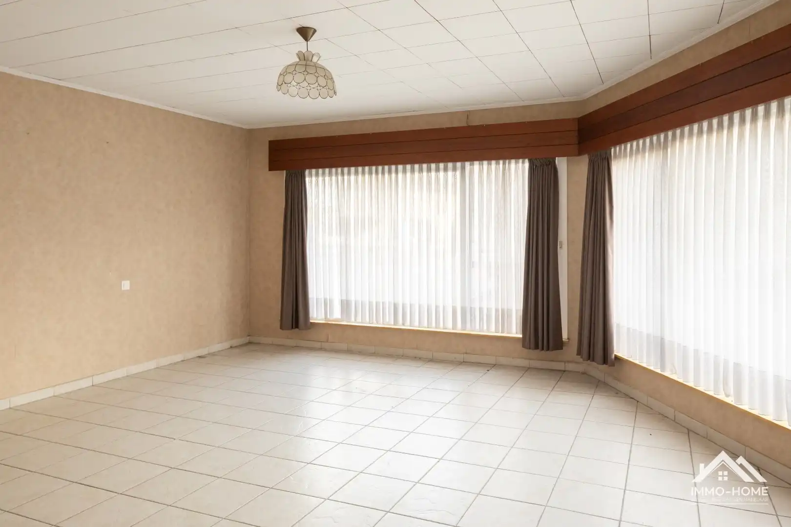 Ruime te renoveren hoekwoning met garage!!  foto 13