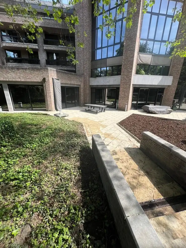 255m² kantoor/showroom foto 16