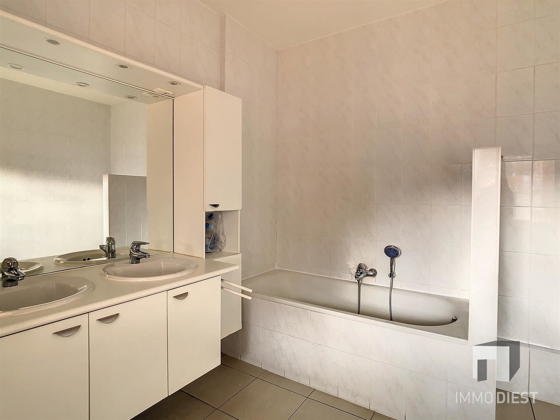 Zeer ruim appartement in het centrum van Diest foto 15