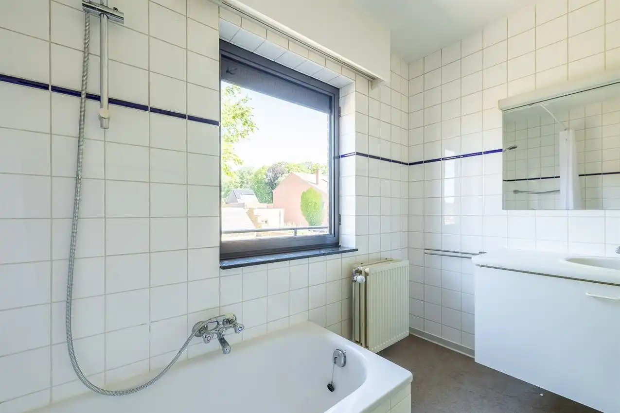 Appartement met twee slaapkamer en terras nabij centrum foto 14