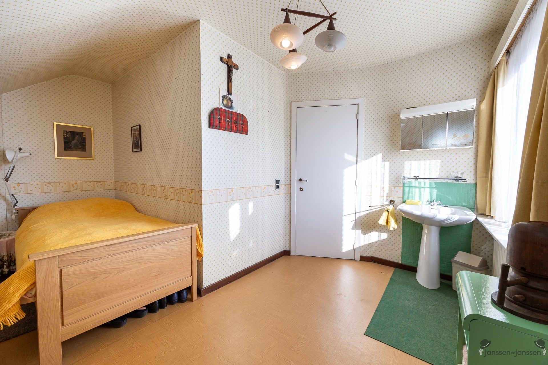Te renoveren woning op unieke landelijke locatie! foto 25