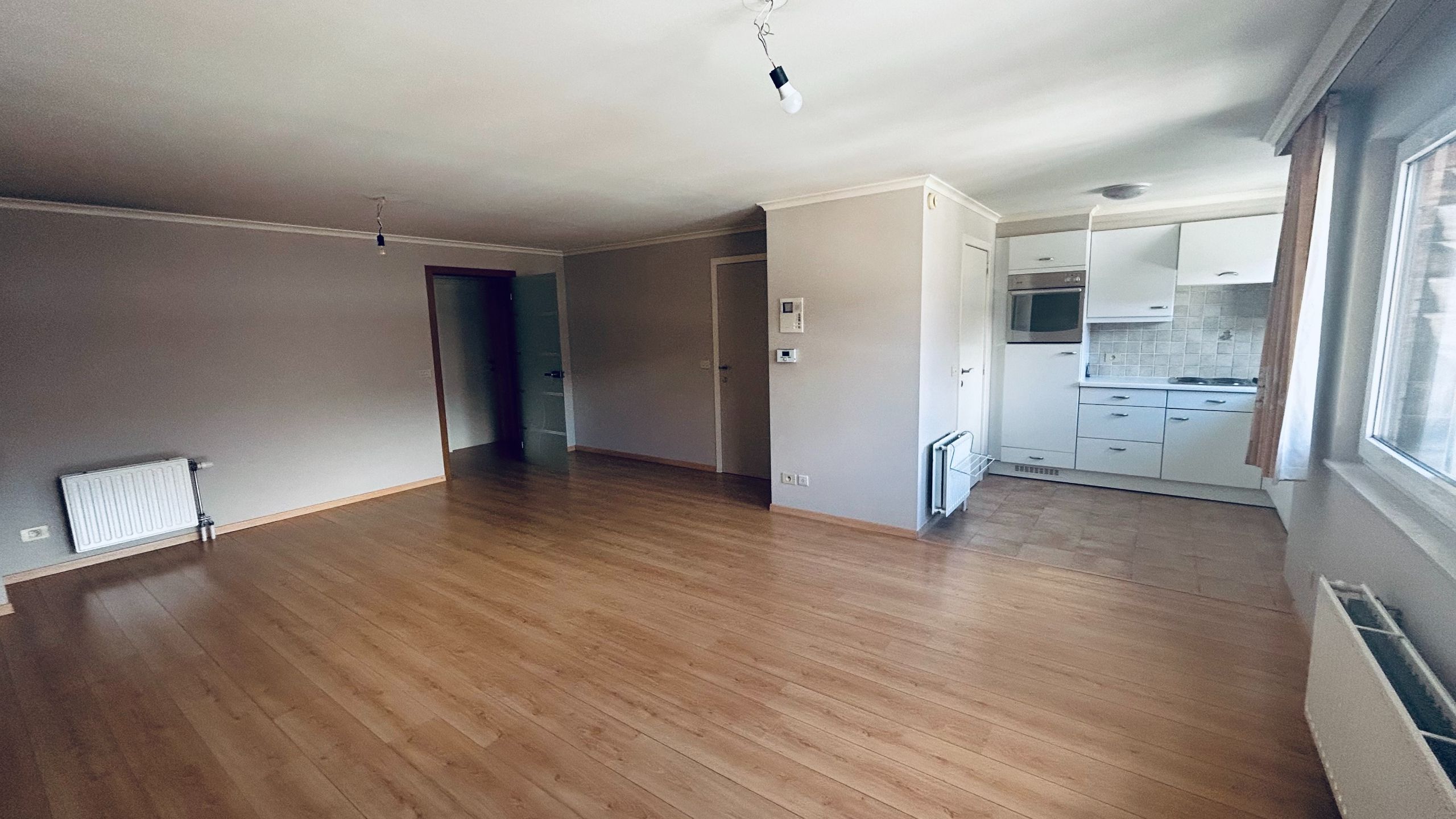 Verzorgd appartement in Deerlijk-centrum met 2 slpks., terras, autostaanplaats & kelderberging foto 3