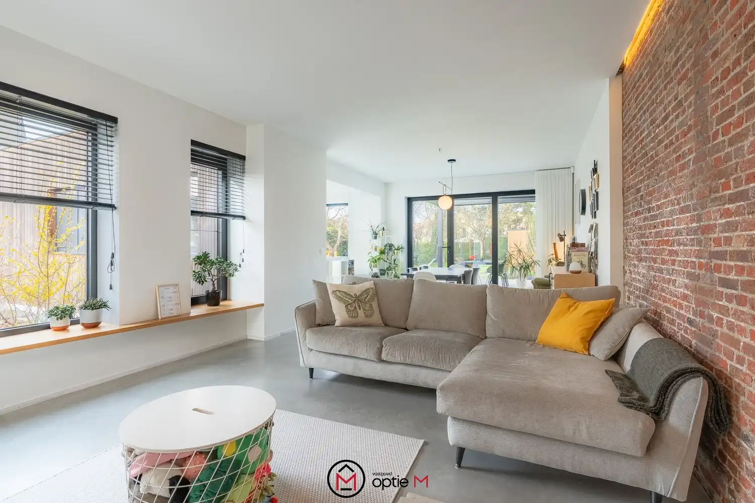 Moderne, energiezuinige woning met patio, zonnepanelen en hoogwaardige afwerking foto 5