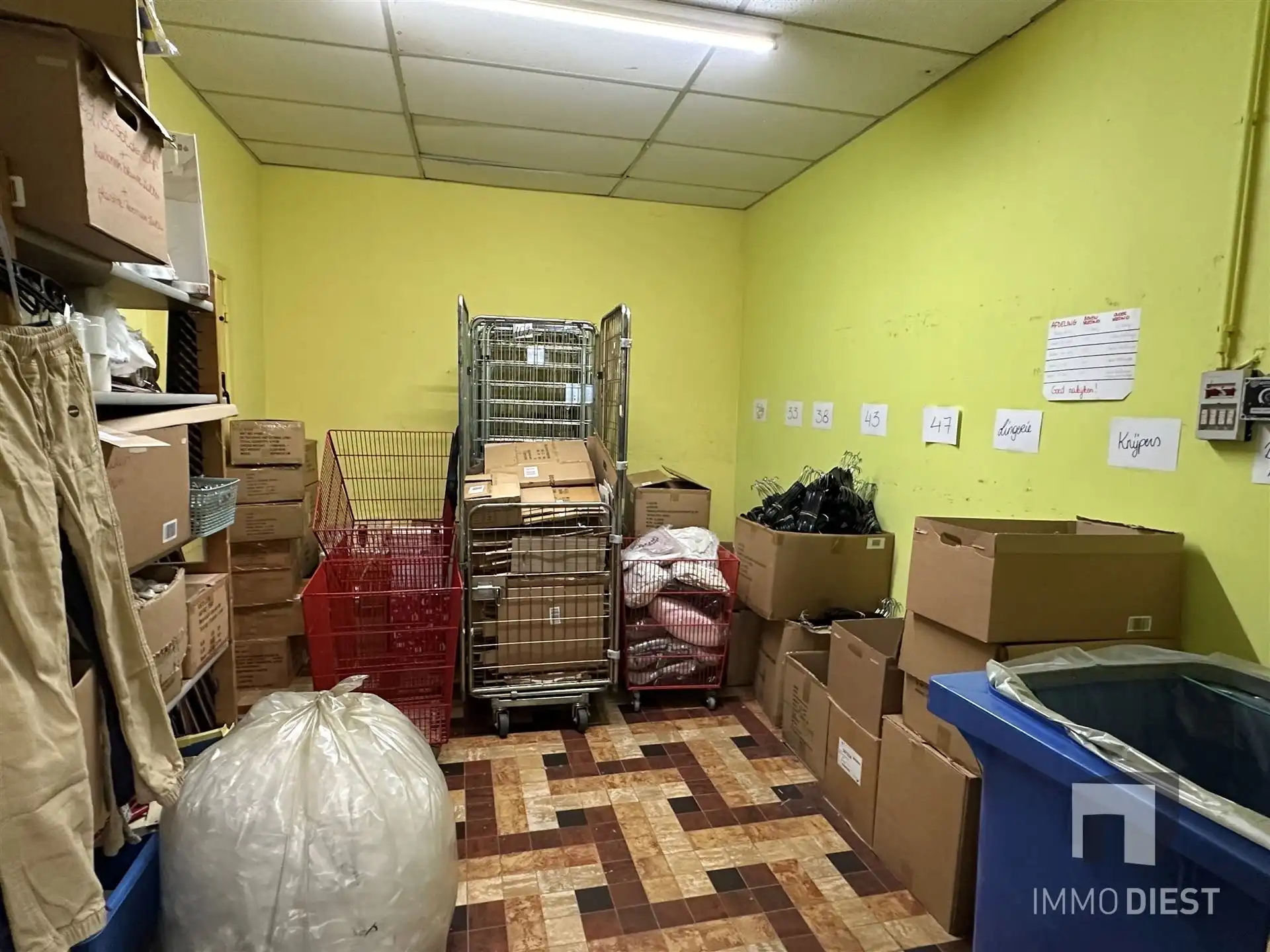 Retail met ca 260m² en constante huurder foto 13