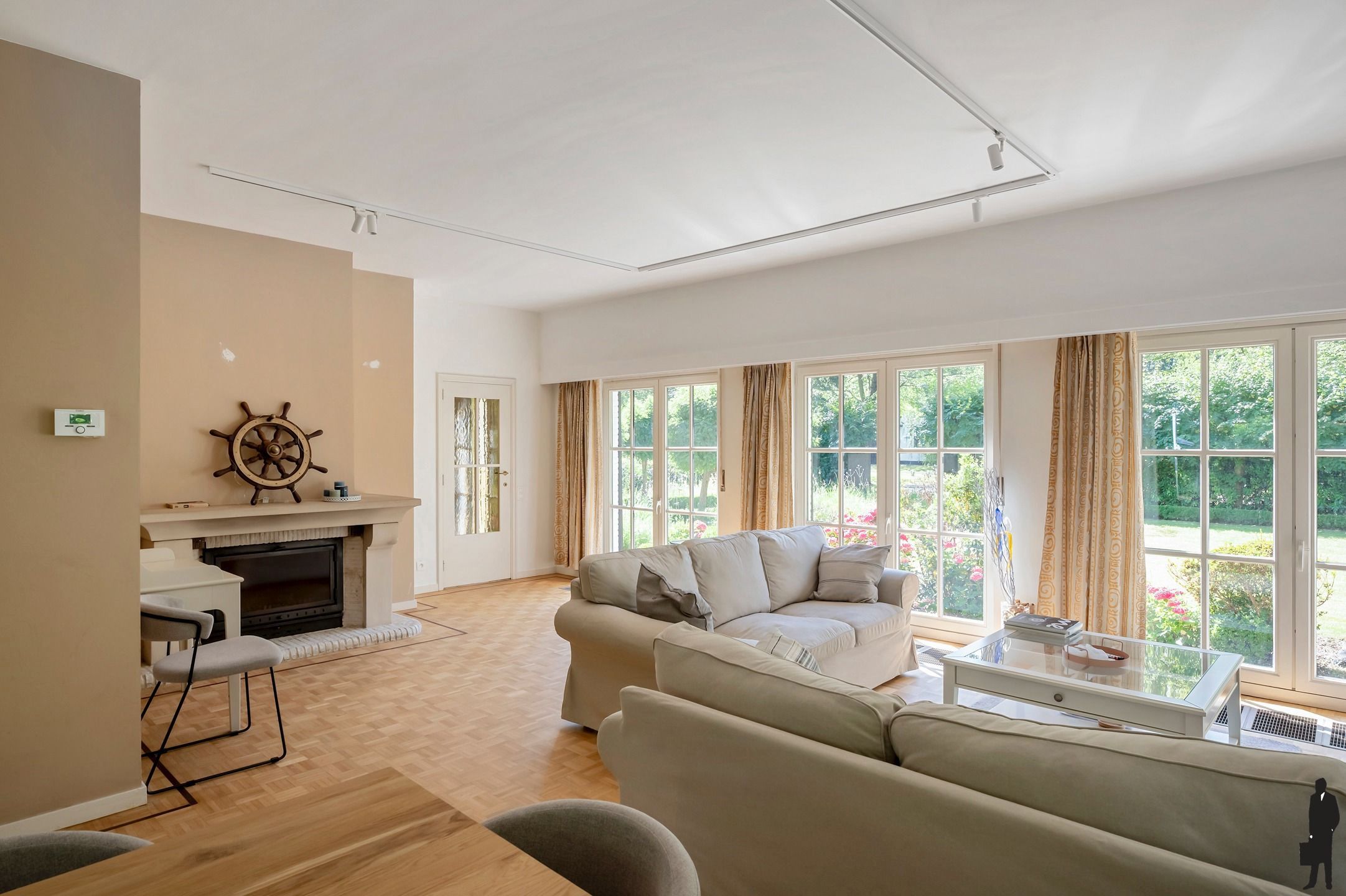 Franse villa op ca. 2.140 m² in 't Vriesdonk gelegen! foto 5