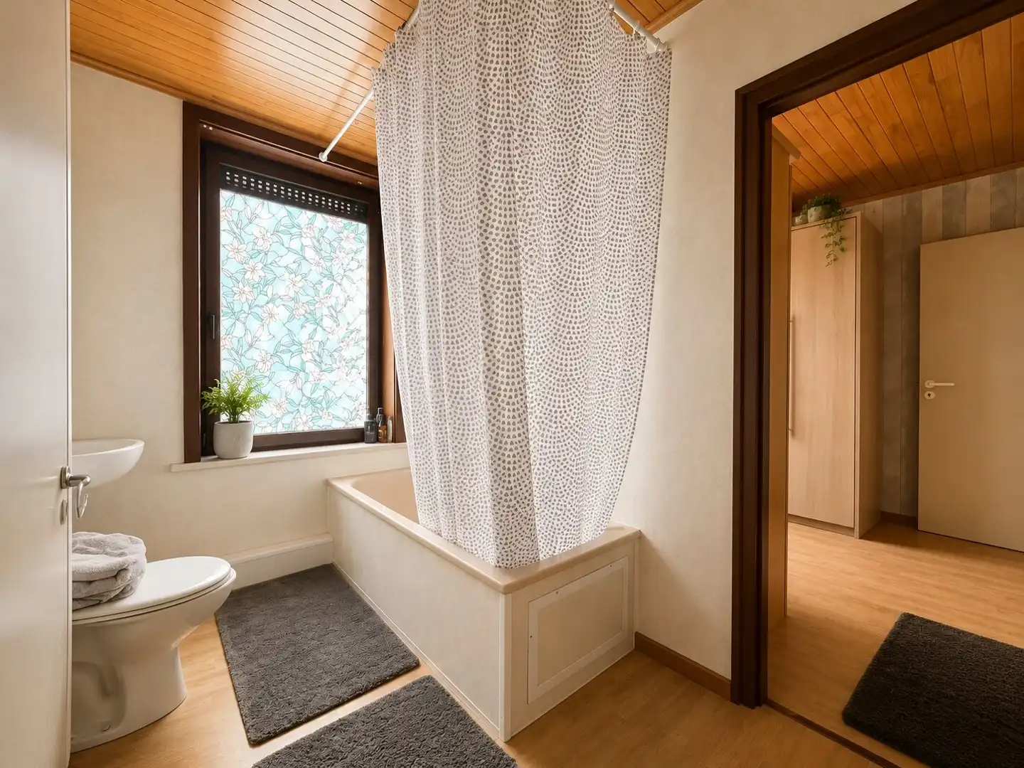 Moorslede – Halfopen gezinswoning met tuin en uitweg achteraan foto 12