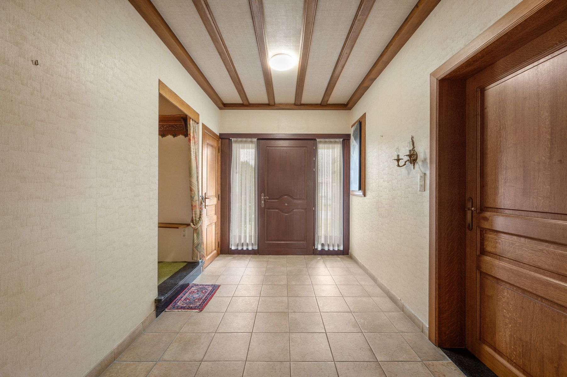 Ruime bungalow met prachtige tuin en talrijke mogelijkheden foto 3