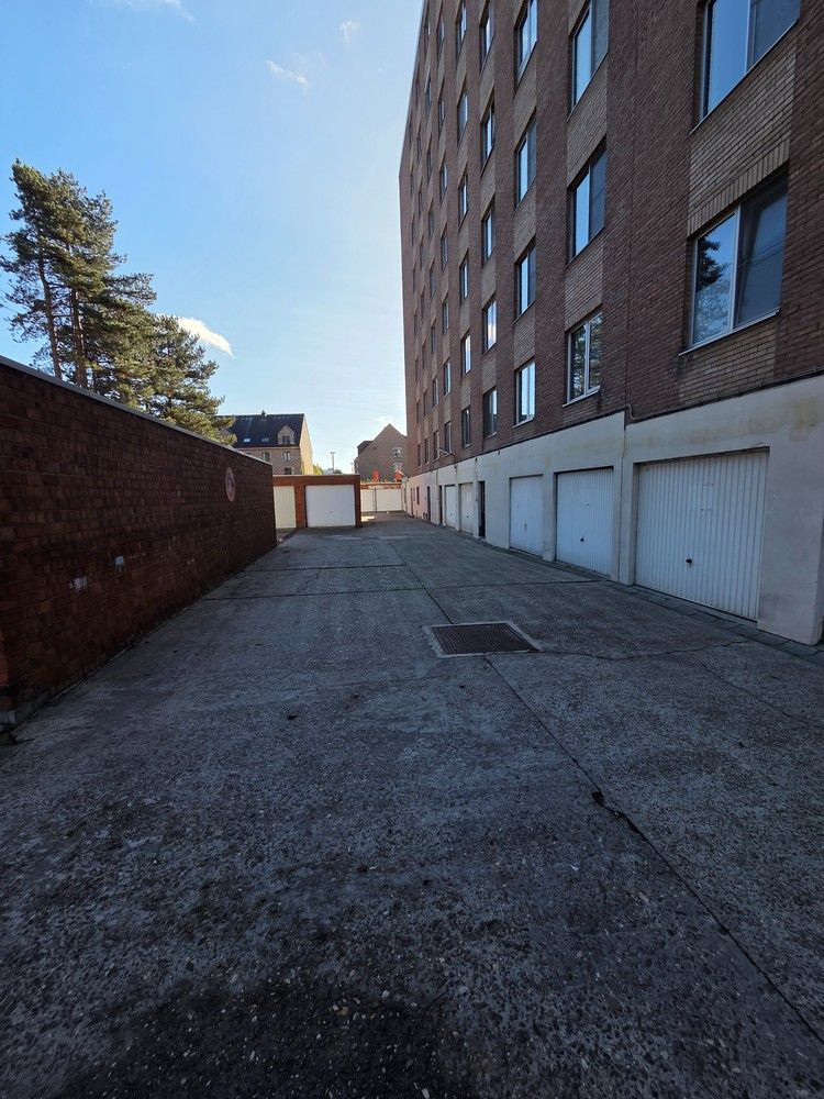 Gerenoveerd appartement met 2 slaapkamers, terras en garagebox te huur in Heverlee foto 11