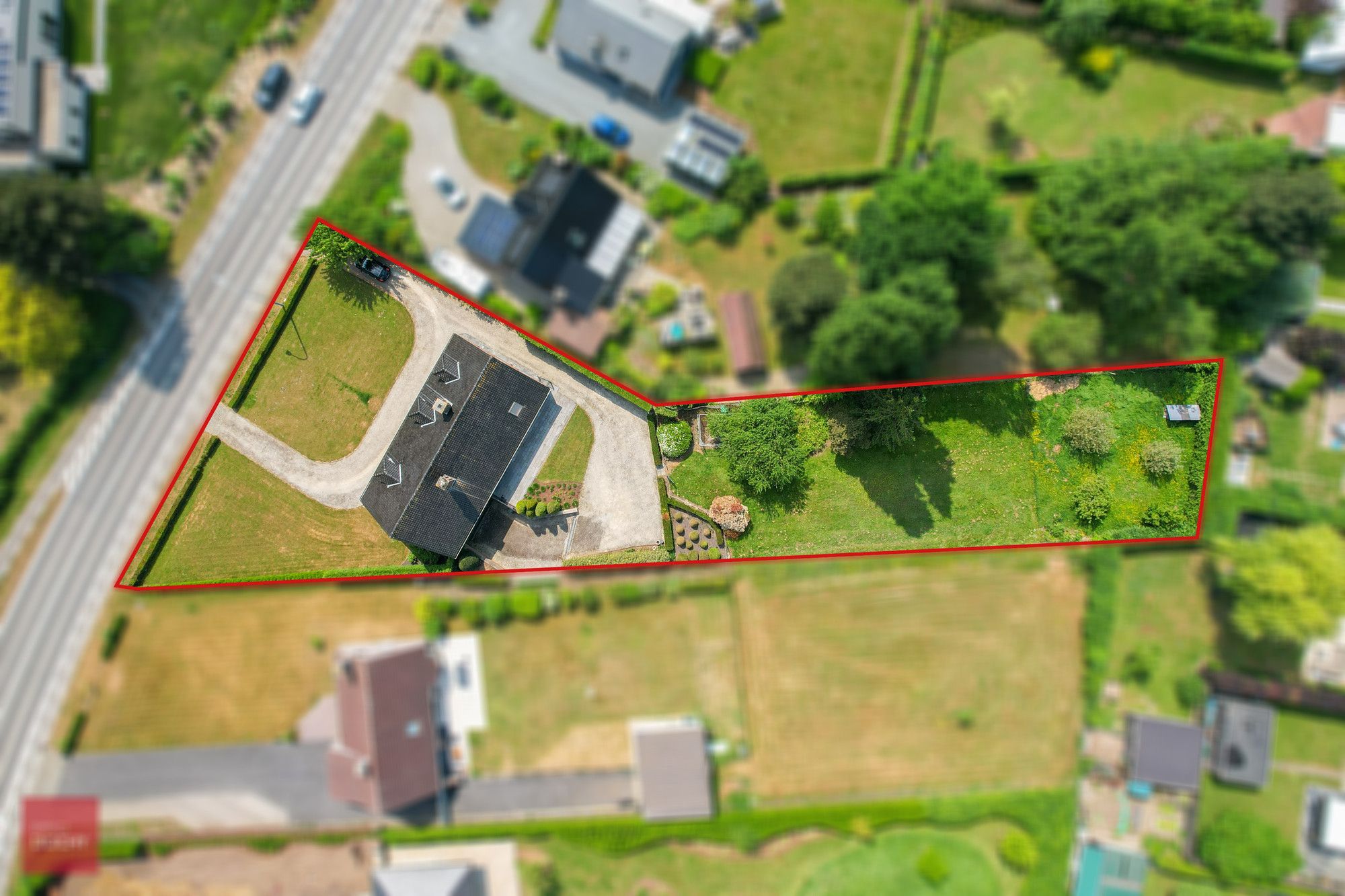 Zeer goed onderhouden villa op 2.241m² foto 4
