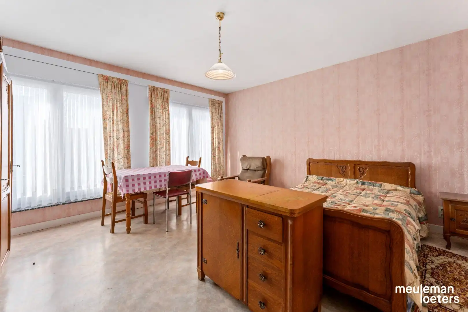 Te renoveren woning met ruime tuin foto 8