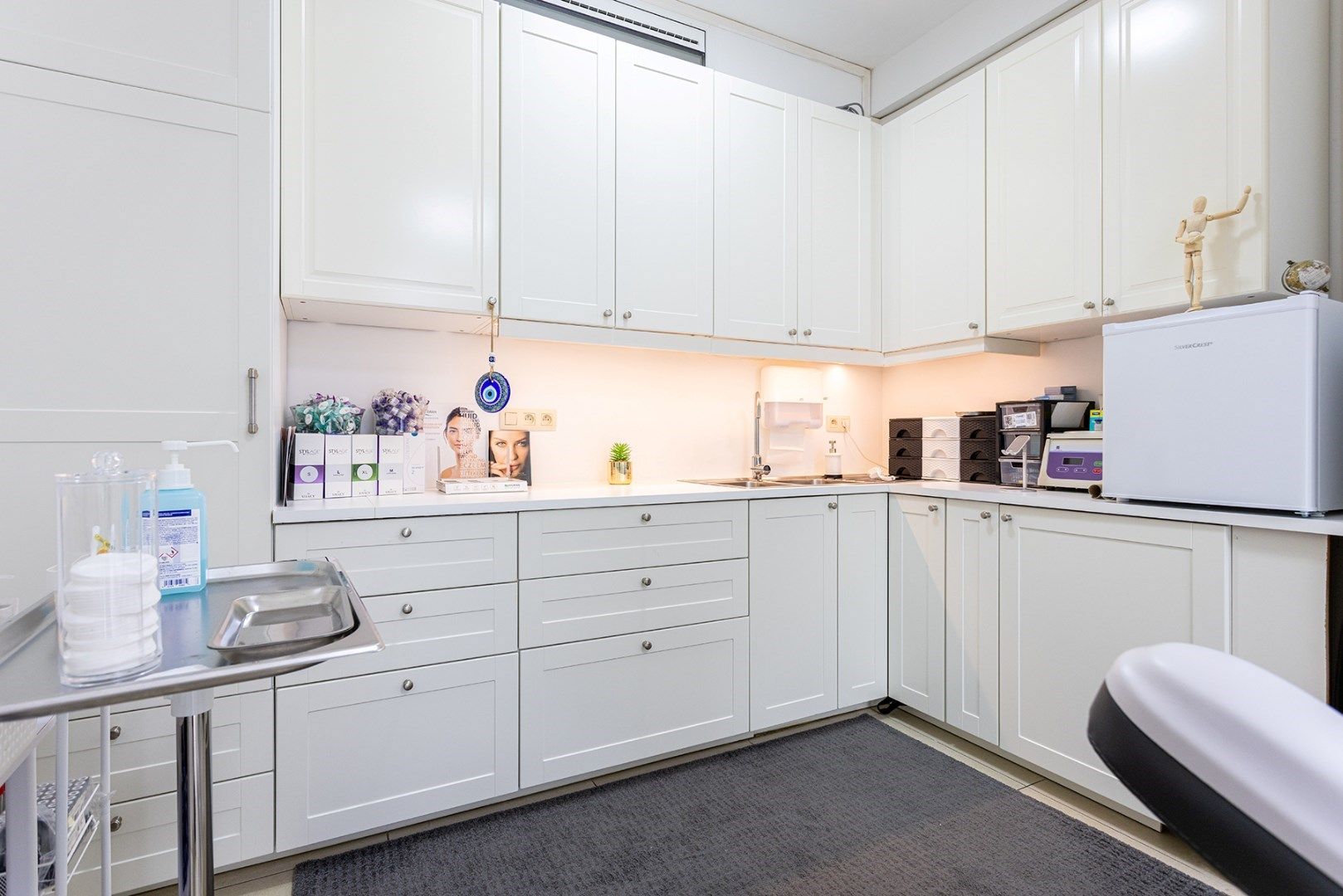 Handelsgelijkvloers of kantoorruimte met centrale ligging! foto 12