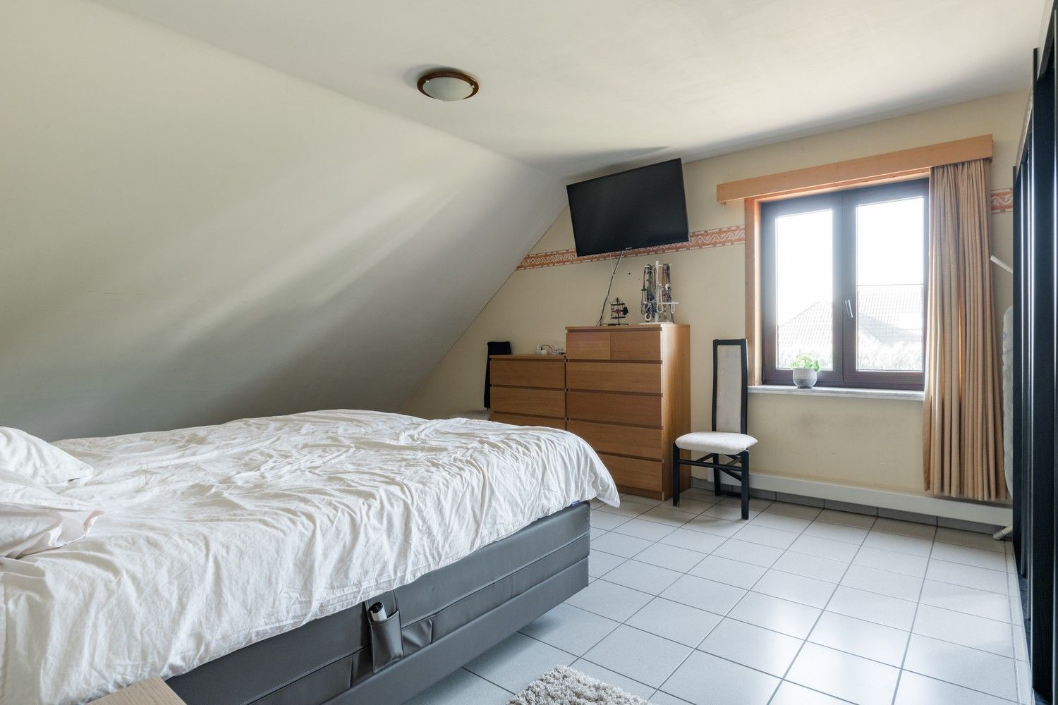 Vrijstaande woning met ruime garage en tuin, rustig gelegen nabij natuurgebied en Nederlandse grens foto 19