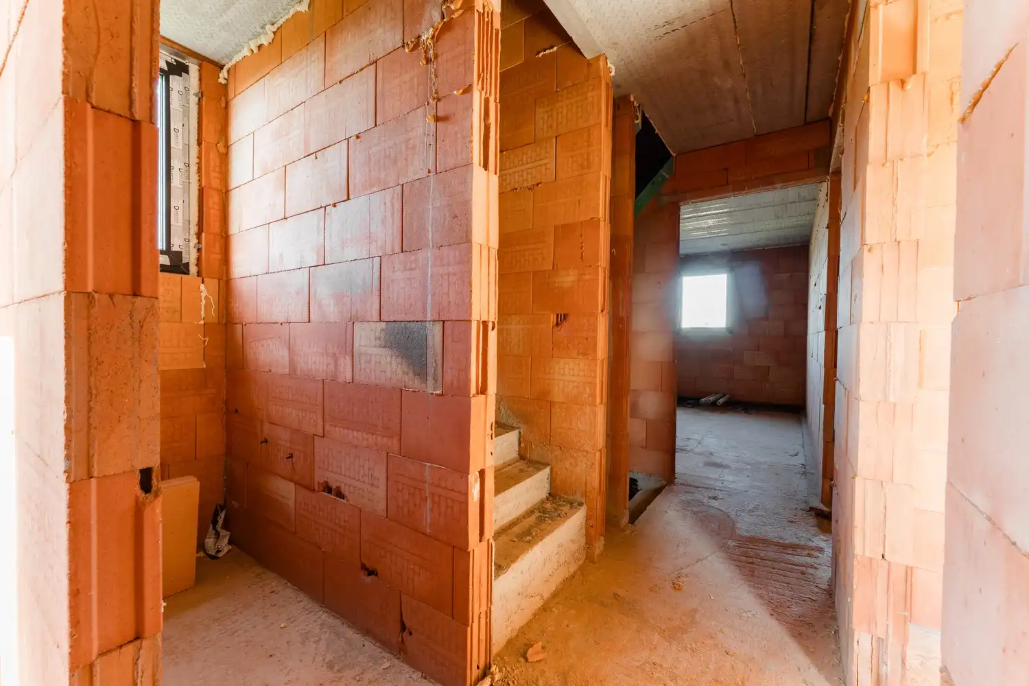 Ruime half open SEMI CASCO gezinswoning op een mooi perceel foto 18