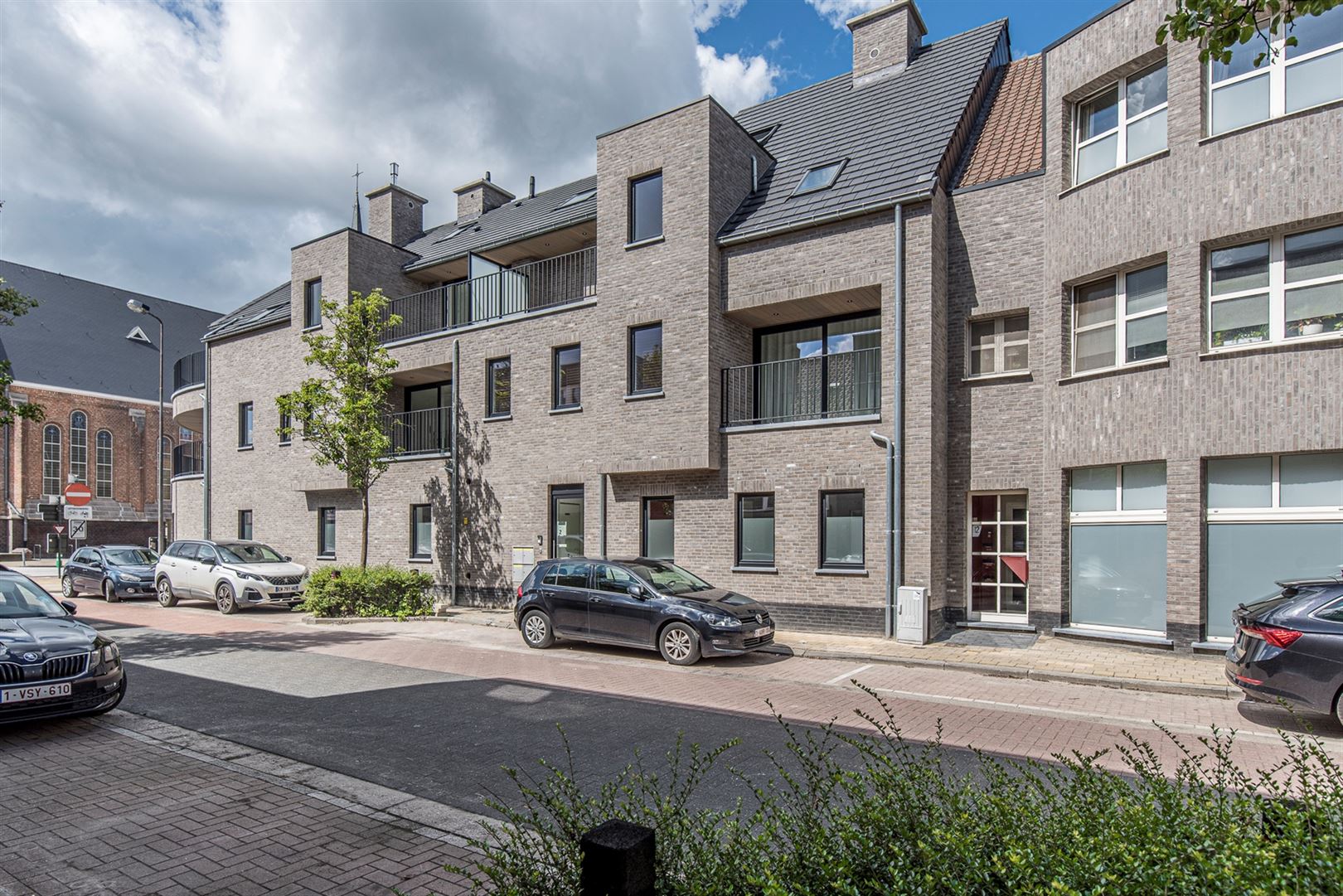 Nieuwbouw duplex in het centrum van Sint-Niklaas foto {{pictureIndex}}
