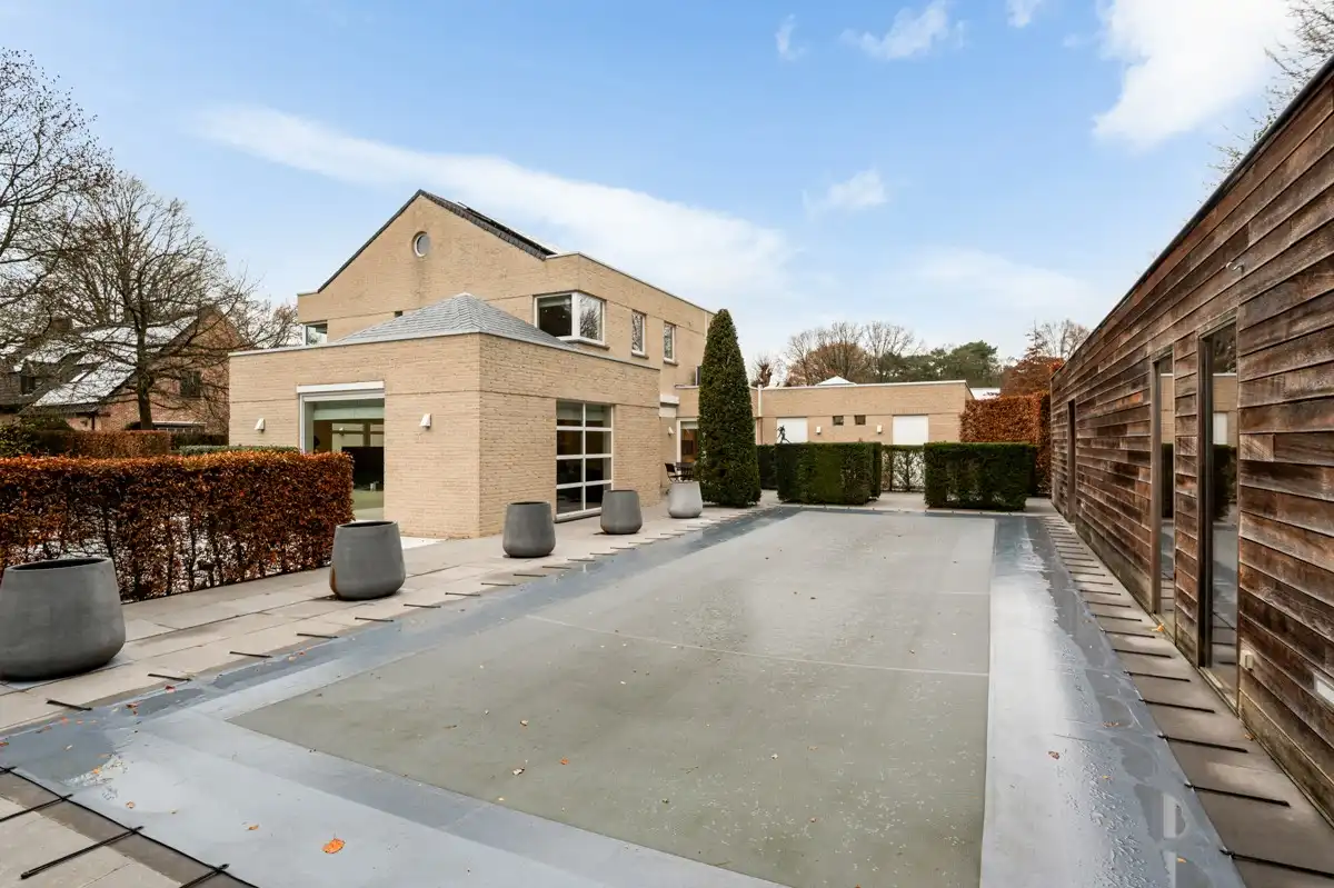 Uitzonderlijke villa op 3451 m² met 5 slaapkamers omgeven door groen. foto 22