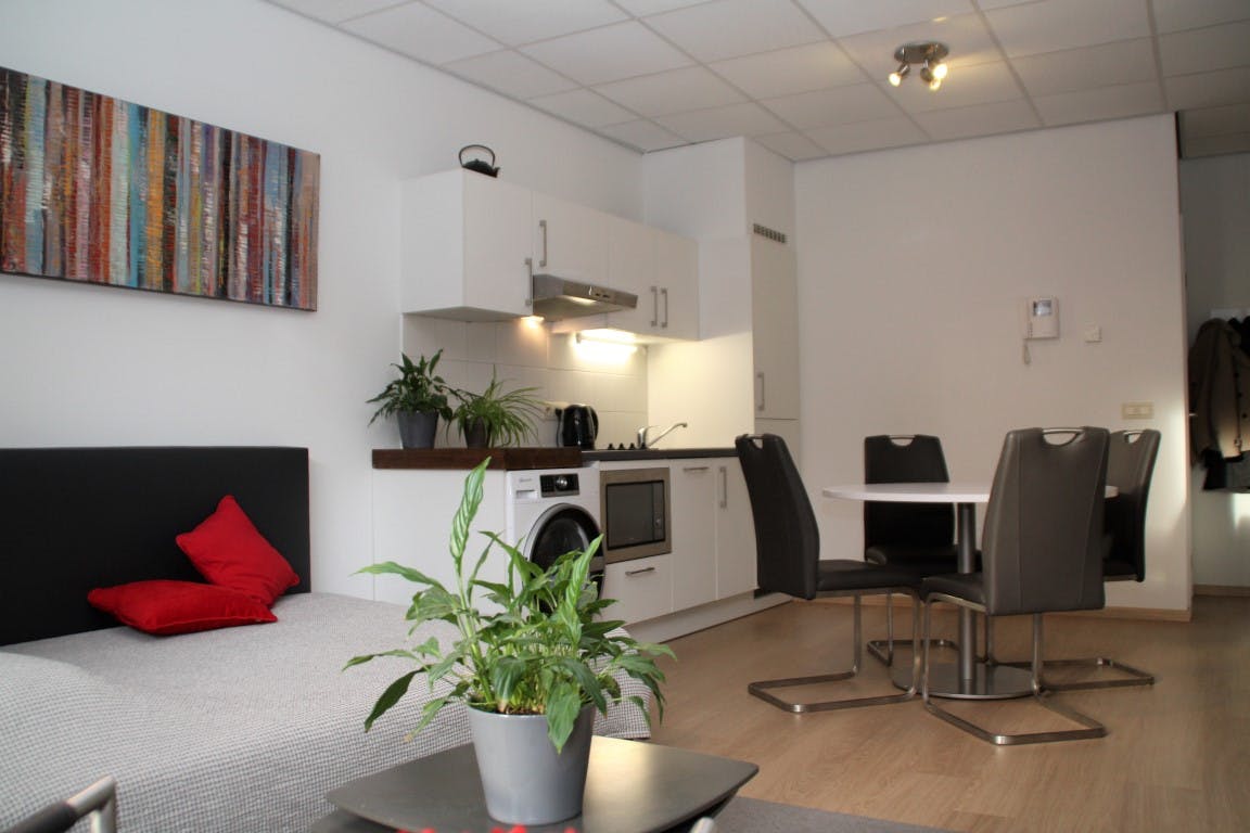 Gemeubelde studio in centrum van Brussel foto 4