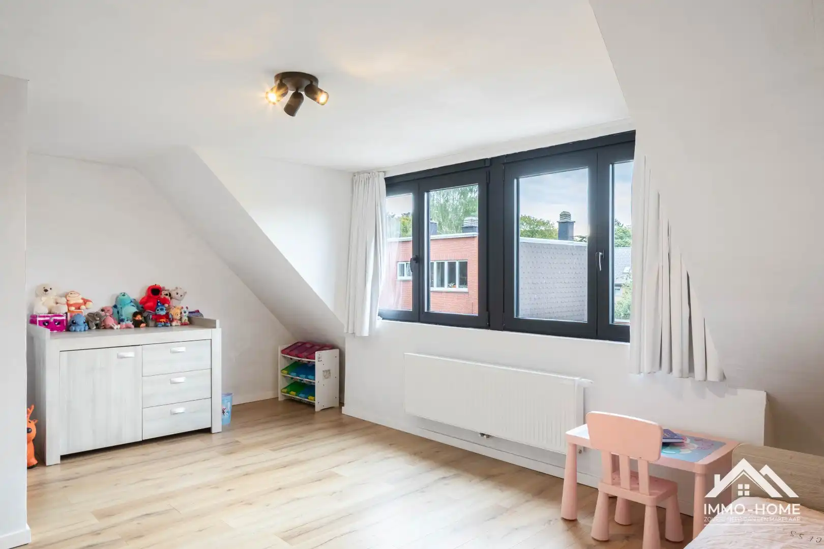 Prachtige gerenoveerde woning op een topligging in Sint-Amandsberg! foto 25
