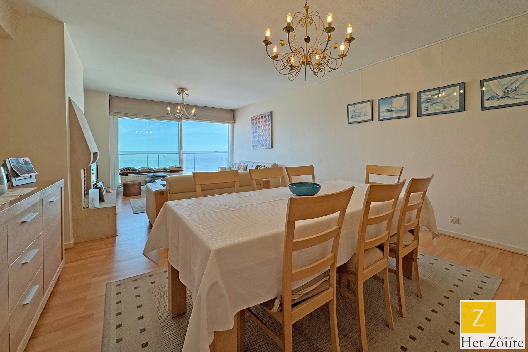 Ruim gemeubeld appartement met frontaal zeezicht te Knokke foto 4