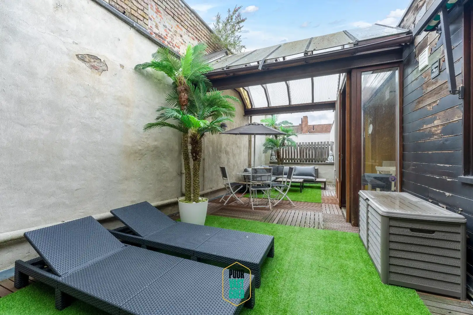 Handelsruimte met achteruitgang en 2 appartementen! foto 19