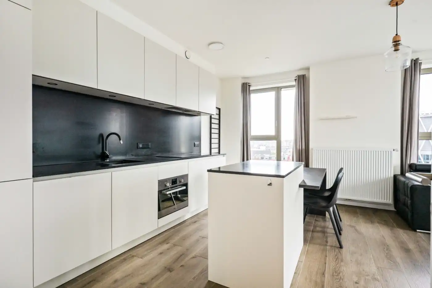 Recent app. op 8e verd. met 1 slpk. in Cadix-buurt te Antwerpen foto 4