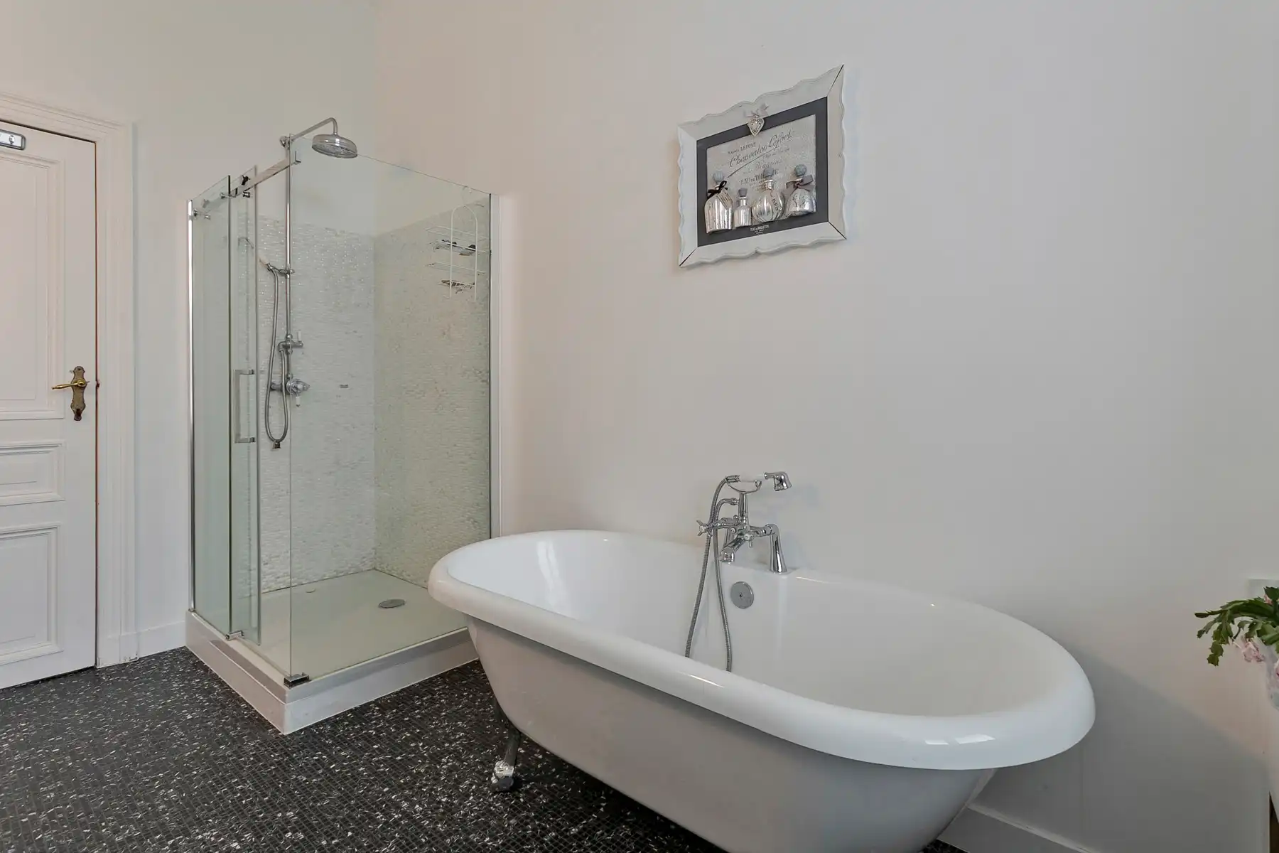 Ruim herenhuis van 571 m² met 8 slaapkamers en een tuin van bijna 20 are foto 22