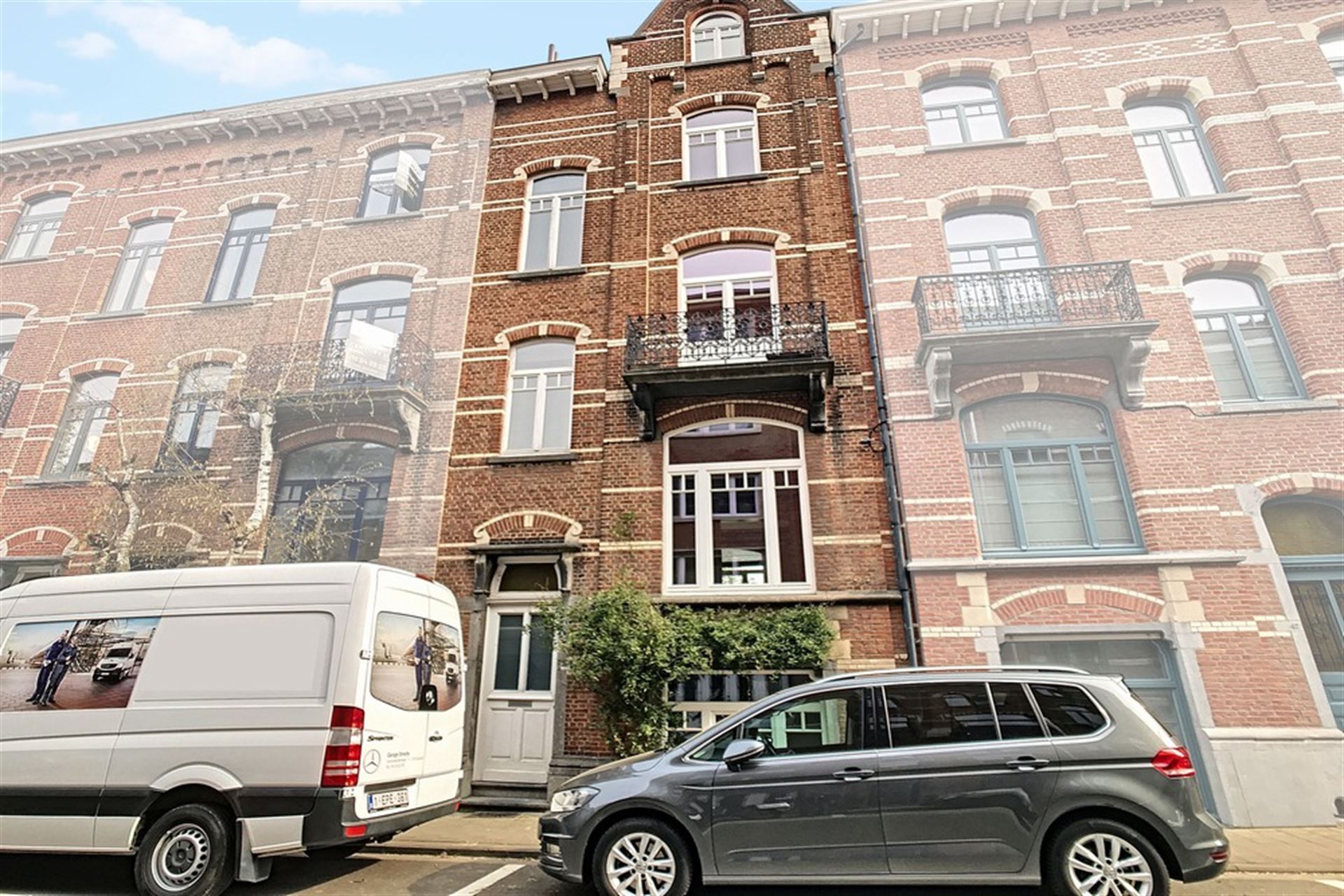 Prachtig gerenoveerde herenwoning foto {{pictureIndex}}