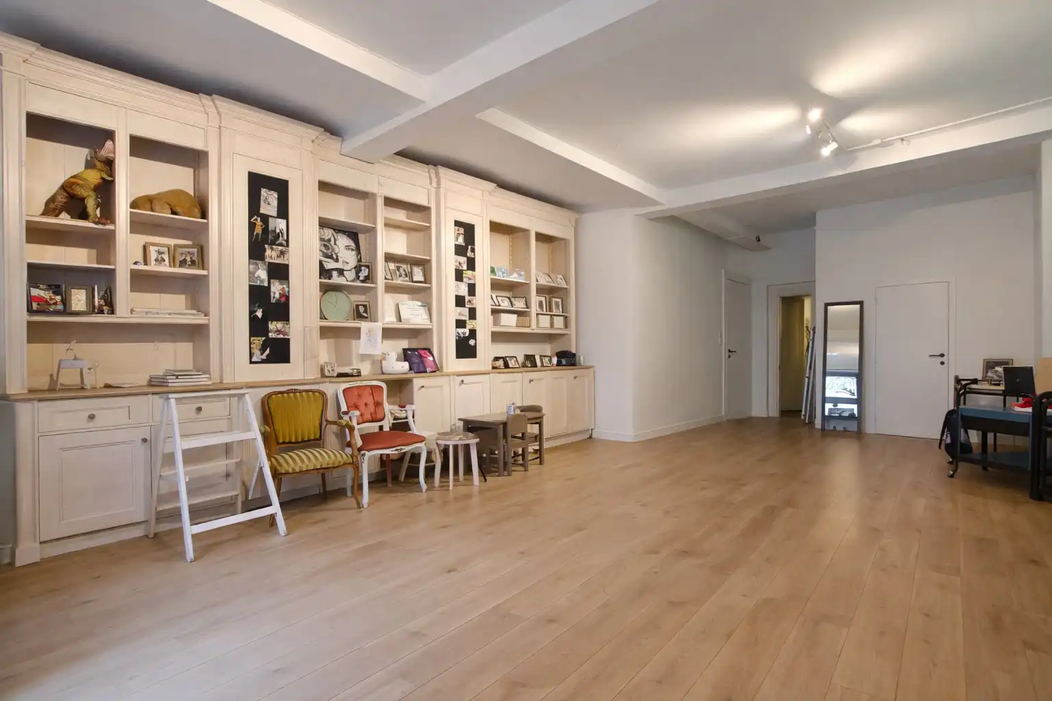 Veelzijdig handelspand met winkelruimte op gunstige locatie foto 4