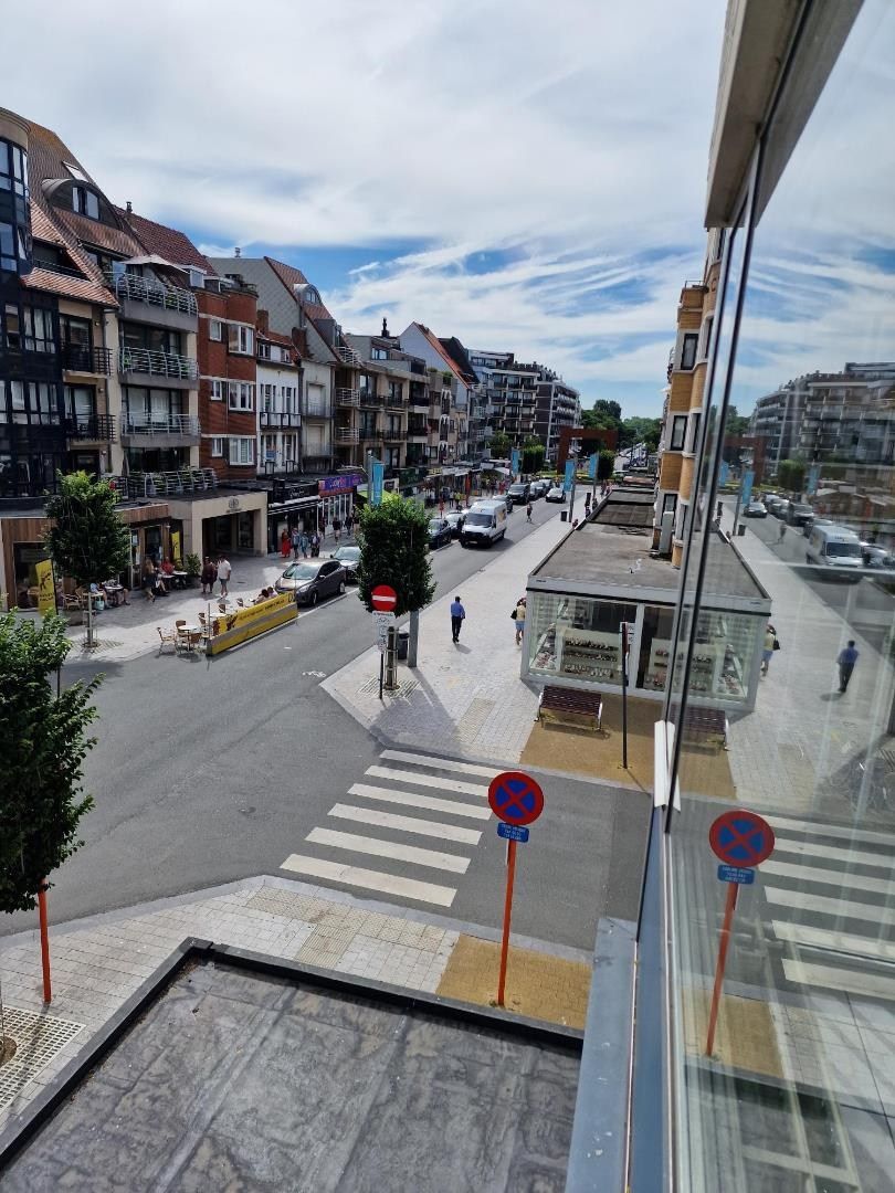 RUIM   APPARTEMENT MET 2 SLAAPKAMERS IN HET CENTRUM VAN KOKSIJDE DORP foto 5