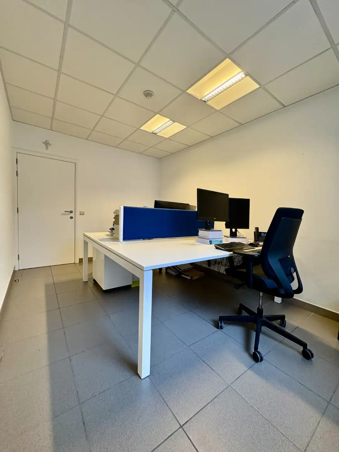 Instapklaar handelspand in het centrum van Heestert! foto 8