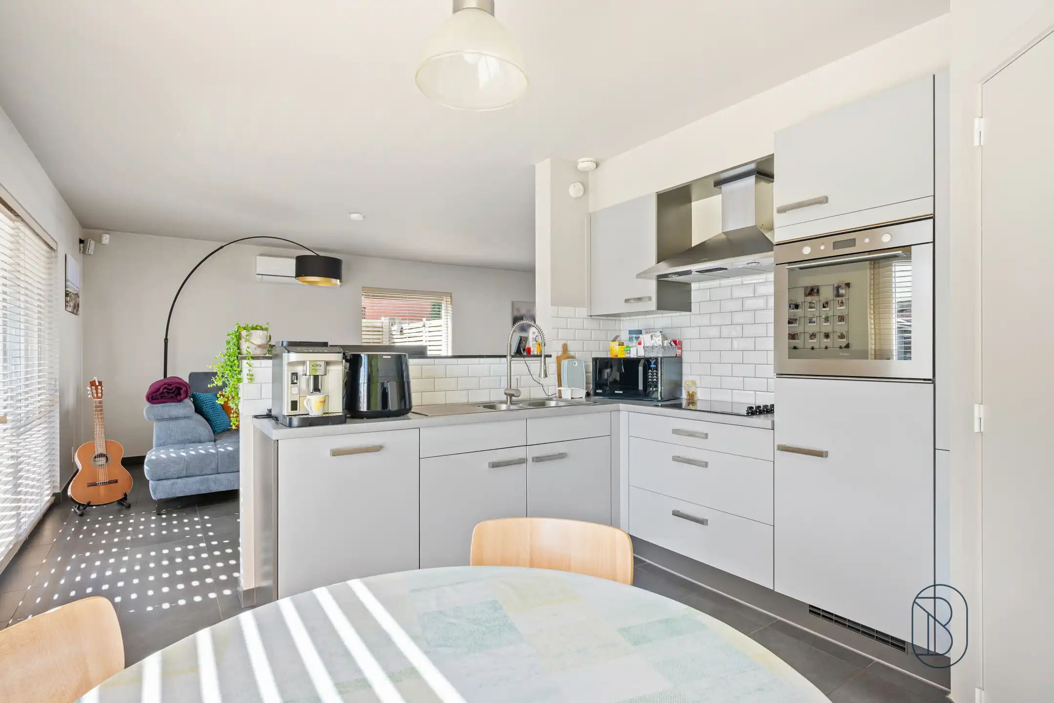 Instapklare energiezuinige topper met garage en tuin foto 10