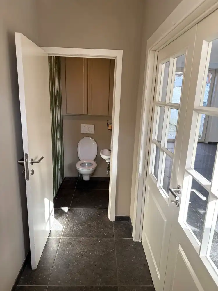 Brugge centrum,STARTPRIJS  Instapklaar degelijk gerenoveerd energiezuinig  lichtrijk woonhuis 3 SLPKS+Koer OPENHUIS&nbsp; ZATERDAG&nbsp; &nbsp; &nbsp;25 APRIL&nbsp; van 11 H tot 12 H&nbsp; &nbsp;U bent&nbsp; WELKOM foto 19