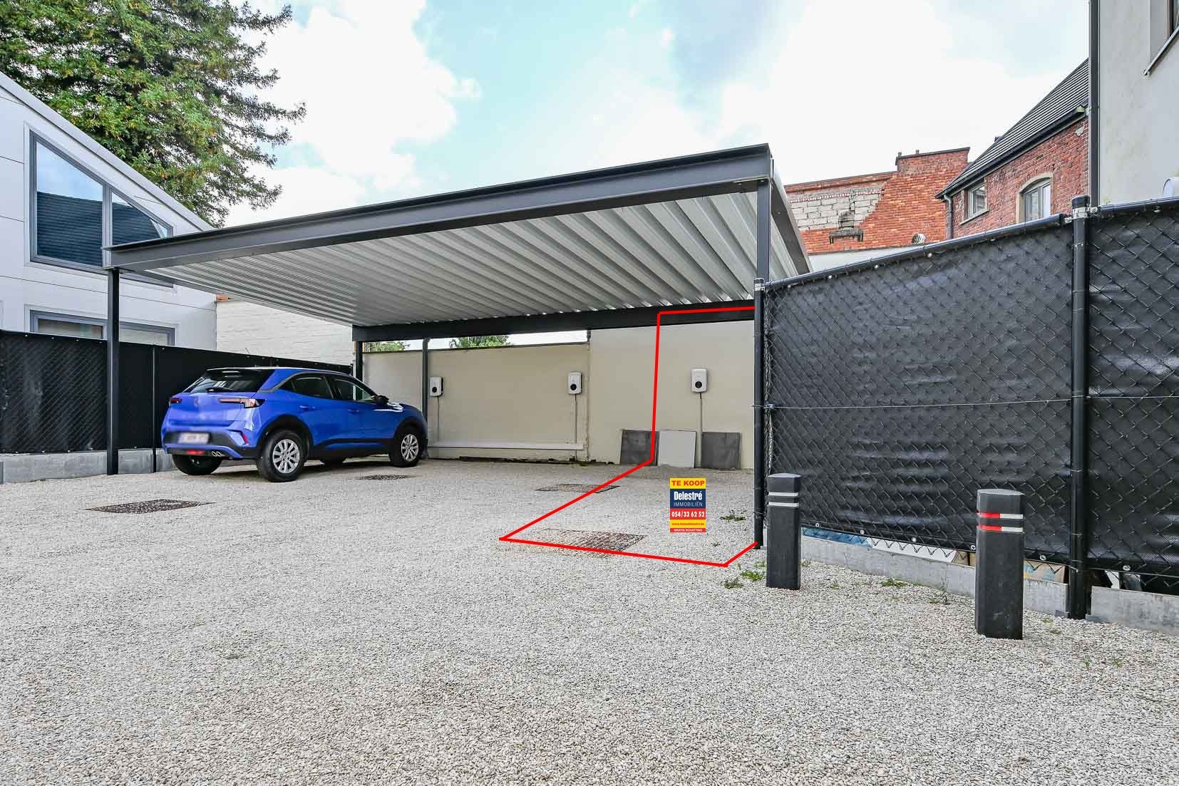 QUASI NIEUWBOUW INCL.CARPORT EN TERRAS foto 4
