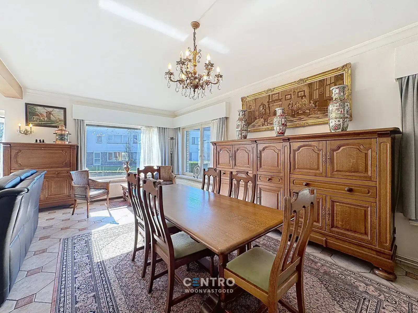 Interessant gelegen villa te Uitkerke met 3 slpks én 2 garages! foto 4