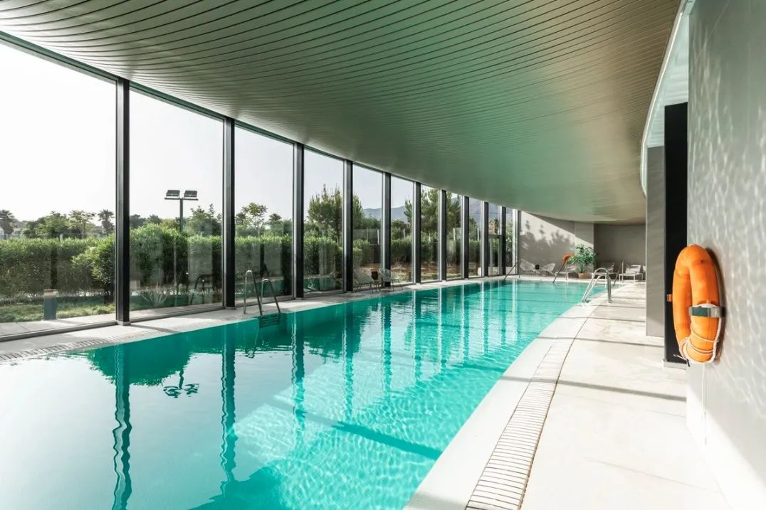 Exclusief frontline beach appartement in Estepona – wonen in pure luxe met spectaculair zeezicht! foto 23