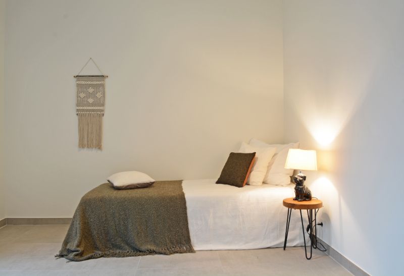 Te koop instapklaar 2 slpk  appartement met terras in centrum Roeselare. foto 6