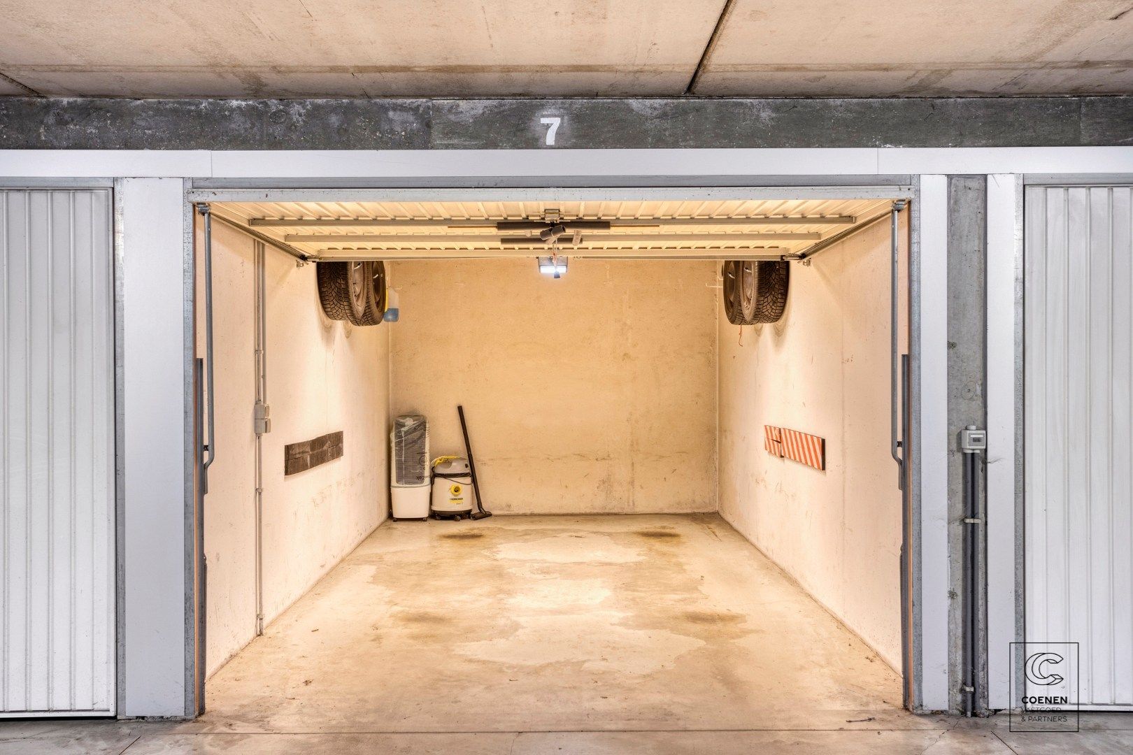 Instapklaar appartement van 124 m², 3 slpk's en terras op een toplocatie te Kontich! foto 19