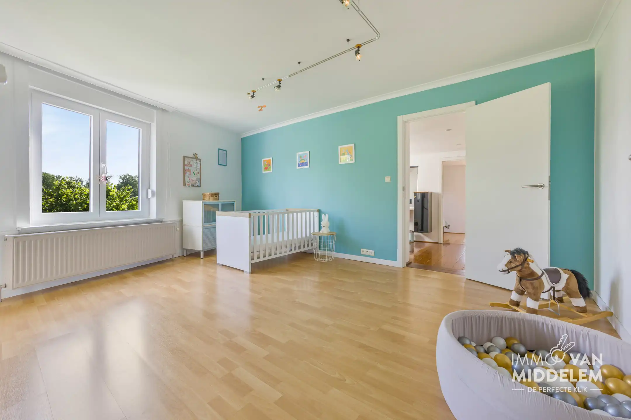 INSTAPKLARE WONING MET 4 KAMERS, TUIN EN GARAGE foto 7