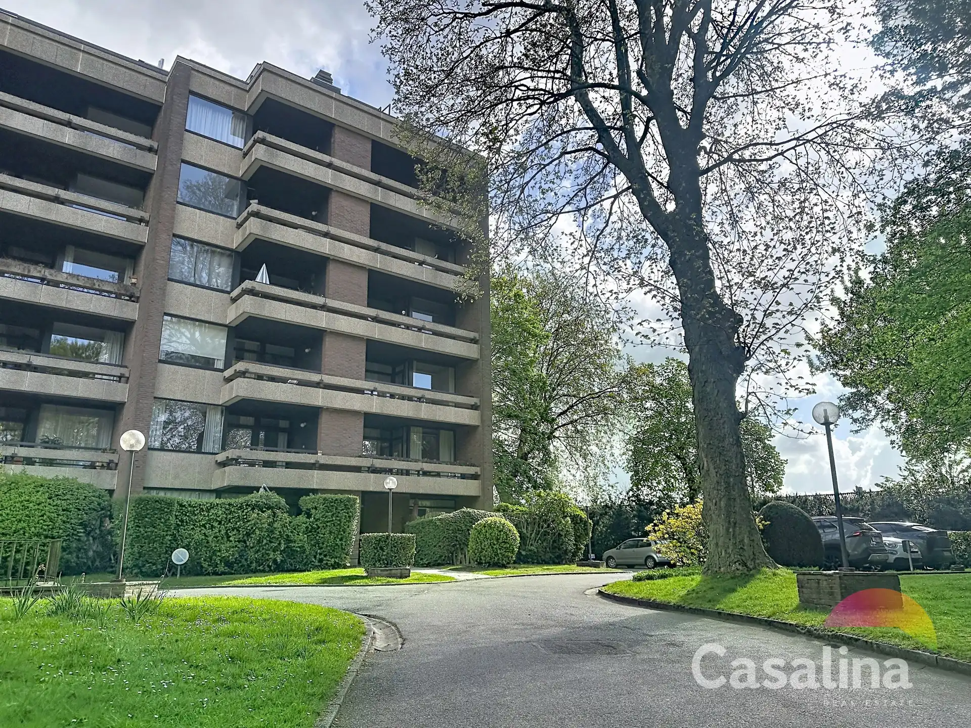 Appartement van 88m² met terras TE RENOVEREN foto 9