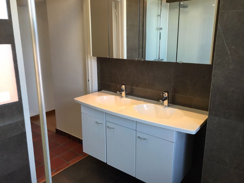 Rustig en zongeoriënteerd 3 slk appartement (153 m²), terras met een groen en weids uitzicht over het Kanaal Gent-Oostende, kelder met private autostaanplaats - op wandelafstand van AZ Sint Jan Campus en op 3 km  van het centrum van Brugge. foto 29