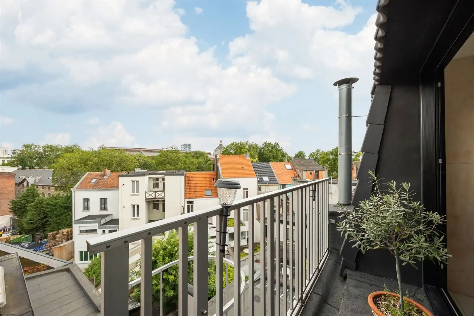 Gebouw met diverse mogelijkheden foto 11