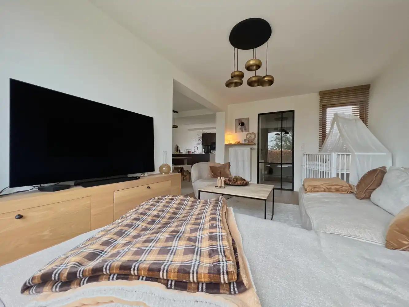 Kwalitatief vernieuwde woning met zonnige tuin (1004m²) foto 3