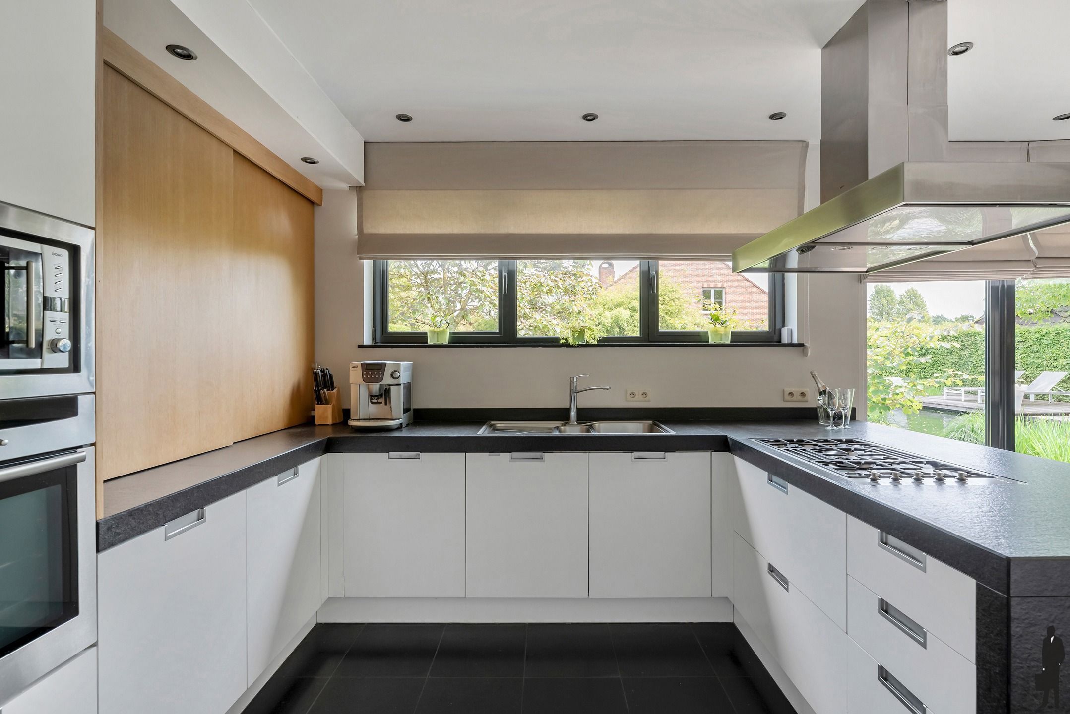 Instapklare woning met zwemvijver in Hoogstraten! foto 14