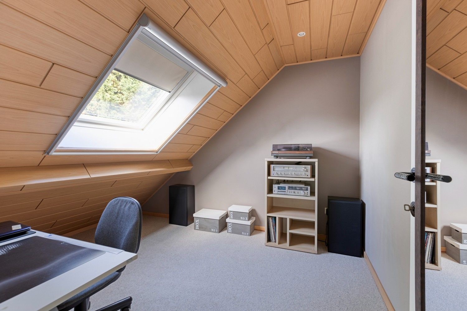 Instapklare woning in een bosrijke, rustige buurt te Maasmechelen! foto 24